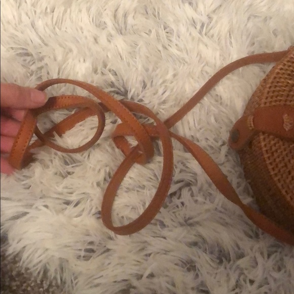 Brand new straw round purse 👜 - Picture 2 of 8